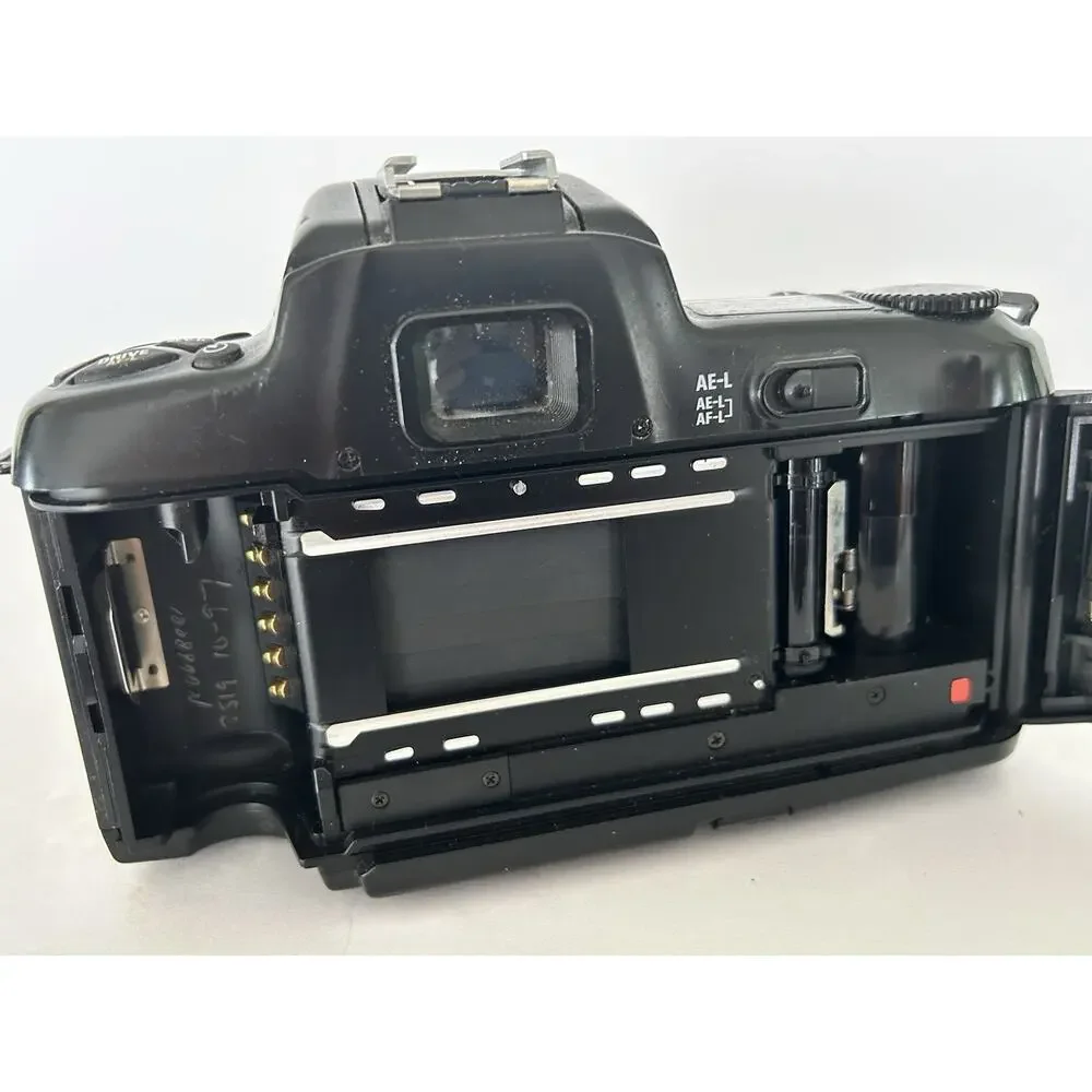 Nikon N6006 Camera With Tamron AF Tele-Macro 35-90 mm Lens Tested Working